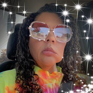 Meet your Posher, Sondra